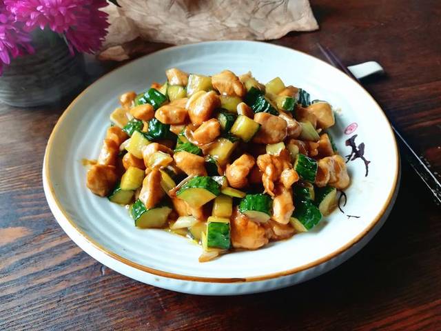 教你雞肉這樣做，比燉的好吃百倍，肉質鮮嫩，特別下飯！