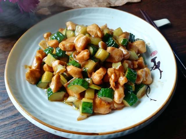教你雞肉這樣做，比燉的好吃百倍，肉質鮮嫩，特別下飯！