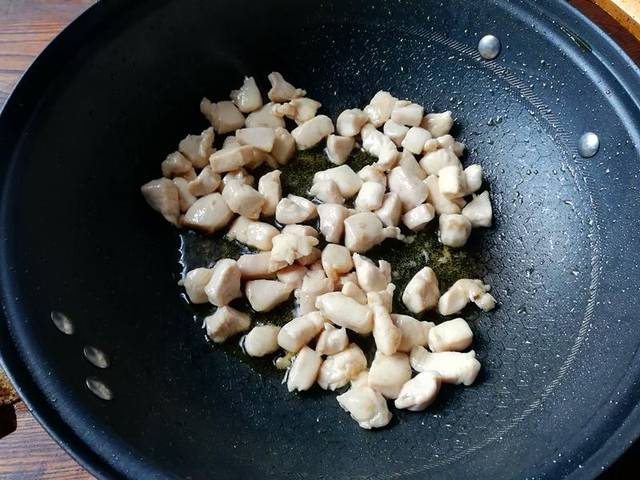 教你雞肉這樣做，比燉的好吃百倍，肉質鮮嫩，特別下飯！