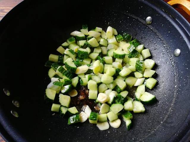 教你雞肉這樣做，比燉的好吃百倍，肉質鮮嫩，特別下飯！