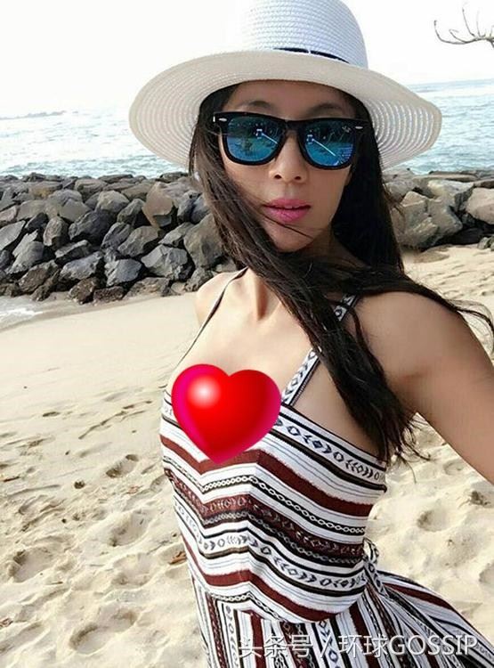 她不是女友是我媽啦！50歲辣媽太正「害兒子一直單身」！ -