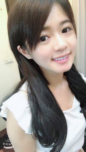 她亂買超廢「假牙玩具」…戴上去「咧嘴微笑」竟美到超過100分！網友：這東西太火了… -