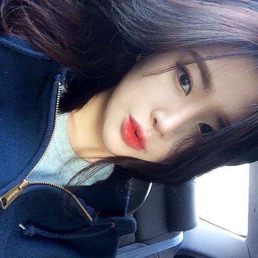 離婚後帶女兒給前婆婆拜年，走時她塞給女兒一紅包，打開潸然淚下