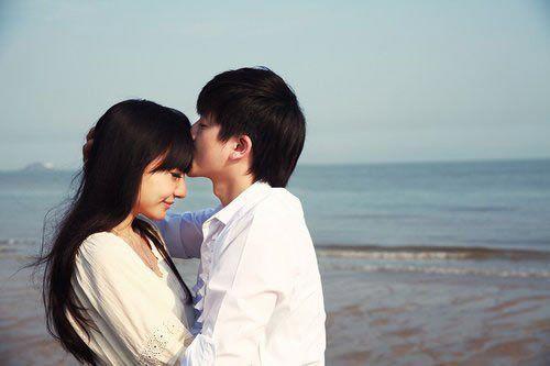 離婚後帶女兒給前婆婆拜年，走時她塞給女兒一紅包，打開潸然淚下