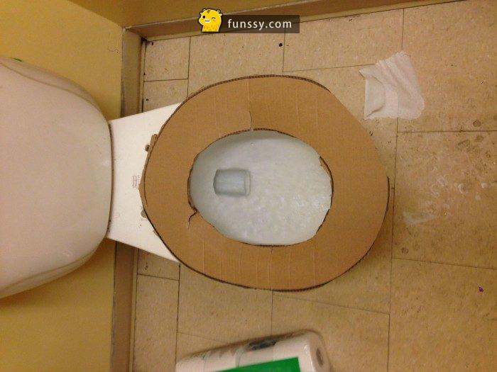 18張會讓你「絕對不敢用的超惡馬桶」！#15 真的太糟糕了...