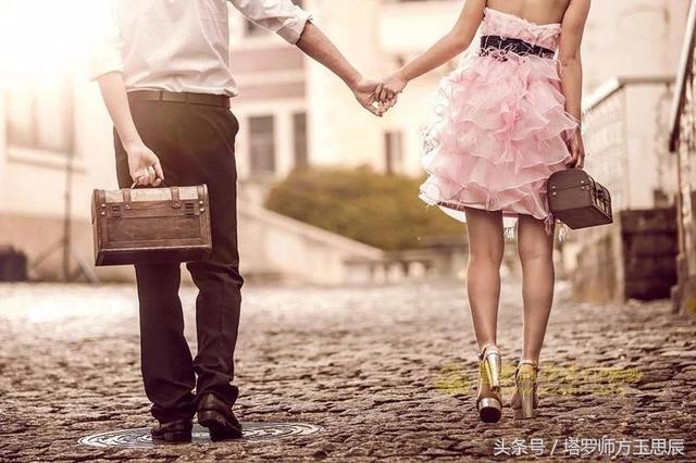 塔羅測：代替對方抽一張牌，在這段感情中對方對你隱瞞了什麼？ 