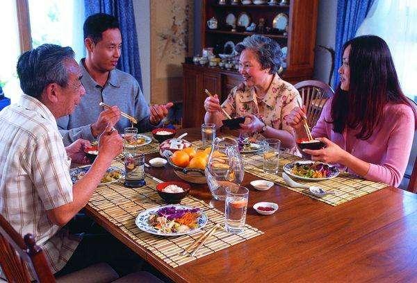 高血壓要遠離4種高鹽食物，3個調味料，1種肉，再想吃也要忍住