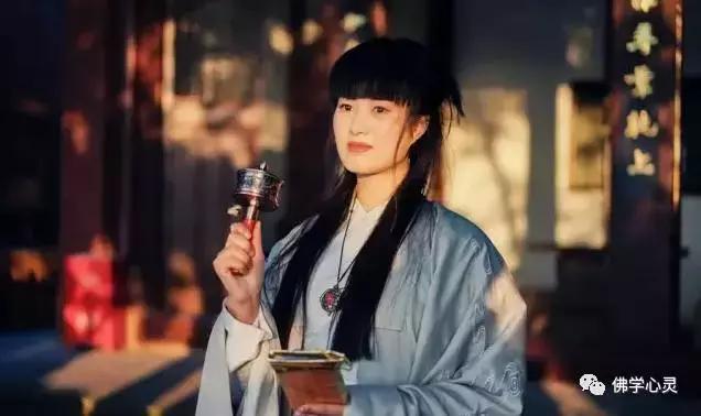 女人一生中最適合讀的一部佛經，送給 您身邊最美的她！