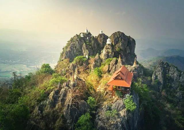 中國最險的6大寺廟，絕壁上佇立千百年，最後一座至今無人登臨