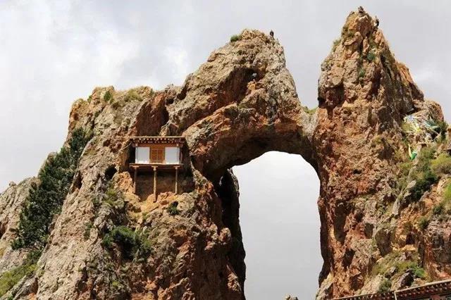中國最險的6大寺廟，絕壁上佇立千百年，最後一座至今無人登臨