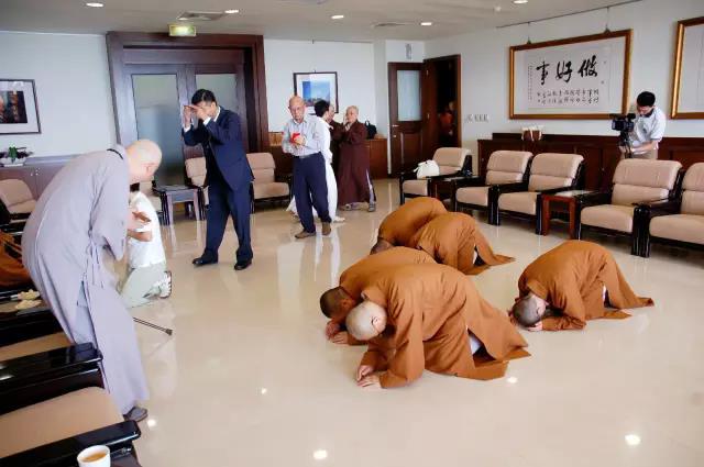 淨空法師和星雲大師及海濤法師會面時感人的一幕！