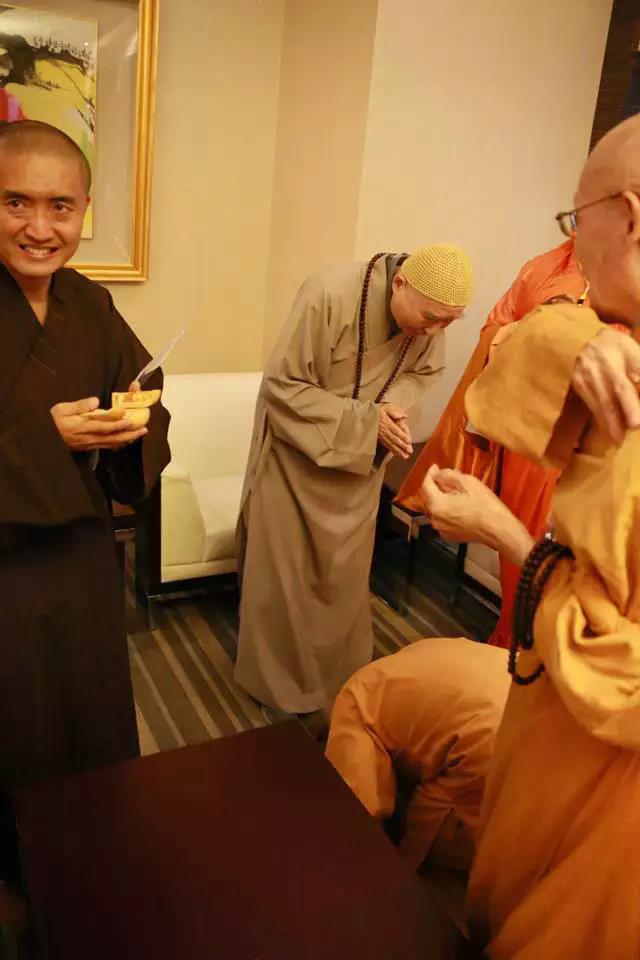 淨空法師和星雲大師及海濤法師會面時感人的一幕！