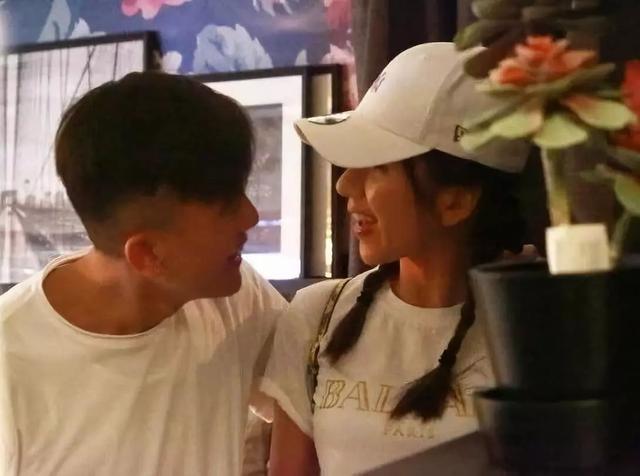 已拍拖半年多！31歲TVB小花被踢爆戀情後終於大方認愛~~~