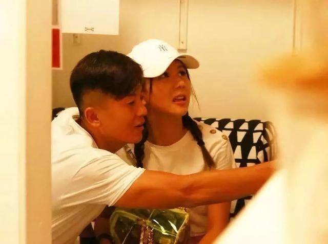已拍拖半年多！31歲TVB小花被踢爆戀情後終於大方認愛~~~