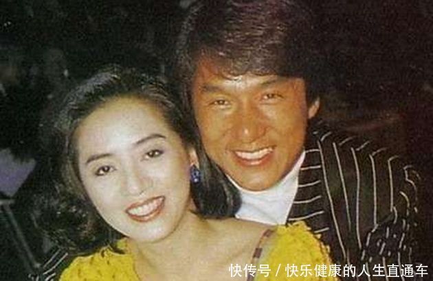 成龍在梅艷芳葬禮上，被向華強逼下跪傳聞到底真假？成龍親自告訴你！