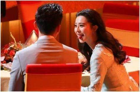 15年前與李晨未婚先孕, 李晨依舊愛著她，可她早結婚生個漂亮女兒!