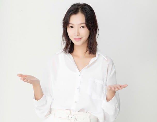 前TVB小花獨自撫養2女兒，前夫只給過3個月撫養費也不在乎！