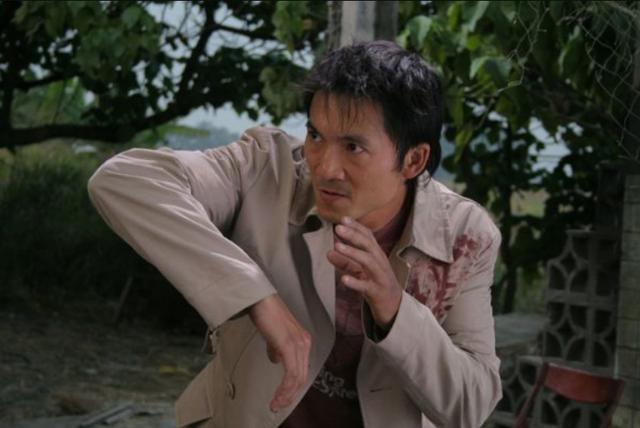 拜師洪金寶，打入好萊塢，娶頂級名模，他才是人生的大贏家