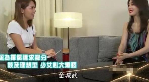 秦嵐被香港媒體問喜歡的男星，說出名字後害羞捂臉，網友：有眼光！