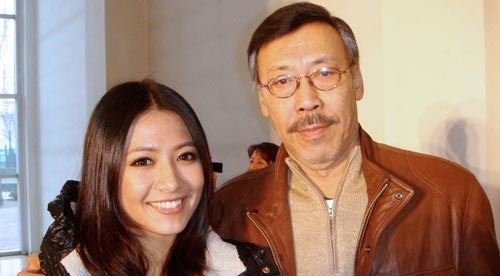 曾跟古天樂合作，嫁入豪門後放棄明星夢，如今卻被小三逼到絕路，跳樓自殺遺書曝光！