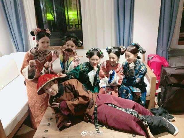 延禧姐妹終於又同框，「嫻妃」佘詩曼與爾晴、明玉等慶中秋~