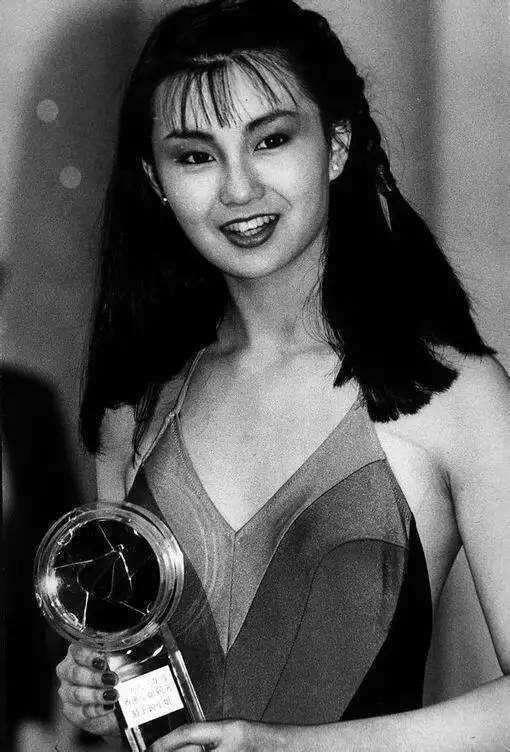 暴瘦喪顏值，給人老來孤苦感的女神張曼玉，讓人心疼！