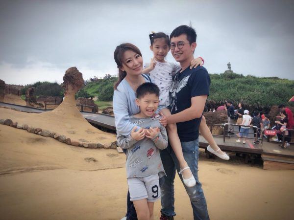 10年婚姻亮紅燈？佩甄坦承「交往前老公已離婚半年」！曖昧簡訊被抓包，她淚訴：連身體都排斥他！