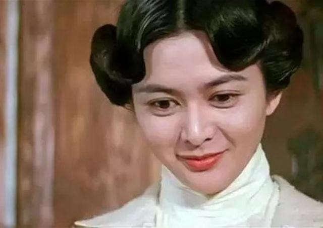 60後港台頂級美女們，誰更遲暮？五人都沒生孩子，早年都黑料纏身~~~
