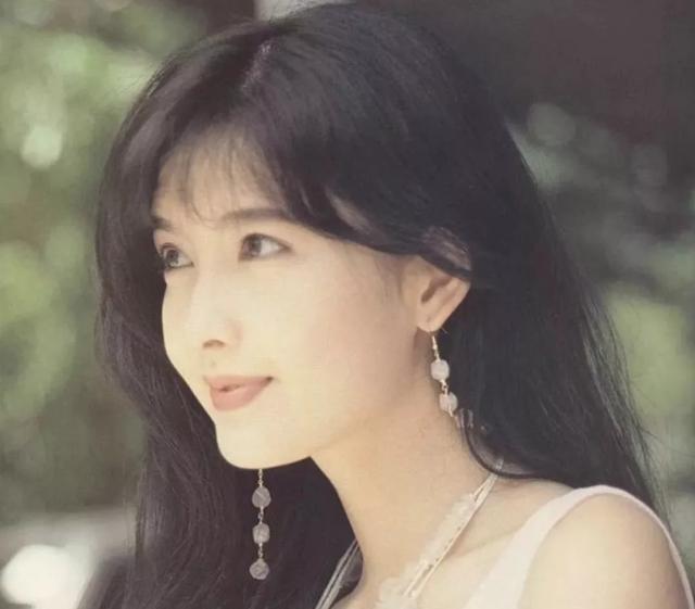 60後港台頂級美女們，誰更遲暮？五人都沒生孩子，早年都黑料纏身~~~