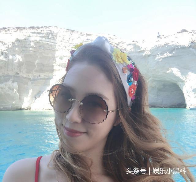 徐子淇夫婦國外甜蜜度假，在漂亮的太太身旁，李家誠顯得體力不支！