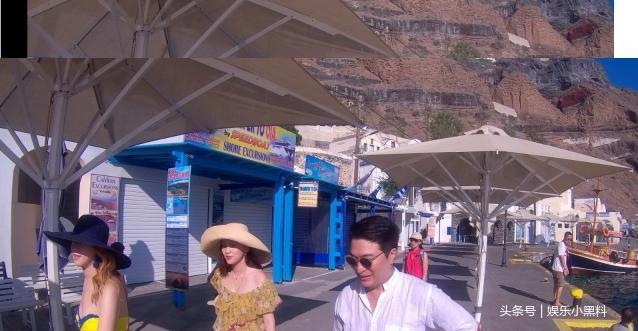 徐子淇夫婦國外甜蜜度假，在漂亮的太太身旁，李家誠顯得體力不支！