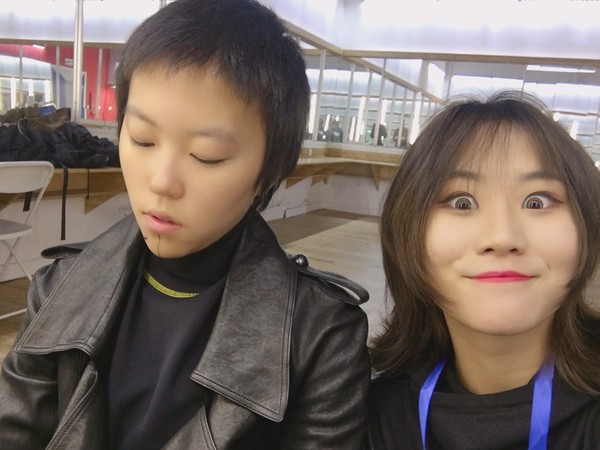 長腿如名模！王菲女兒竇靖童「同父異母妹妹」超漂亮！清純美照網上瘋傳！