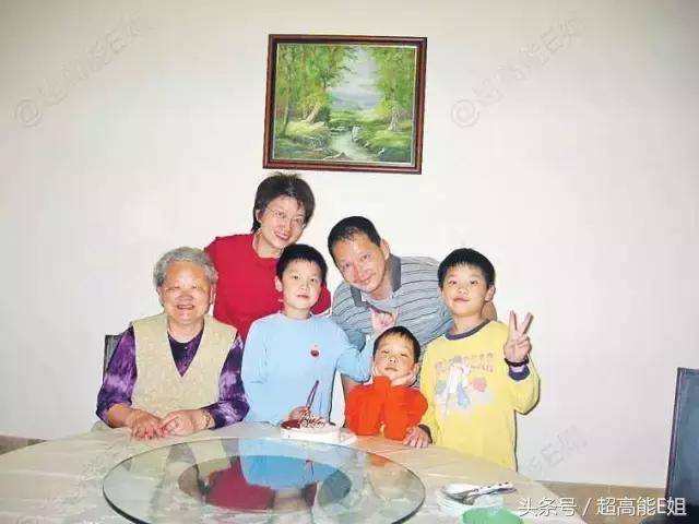TVB綠葉廖啟智，小兒子血癌病逝，妻子重度抑鬱，大兒子.....