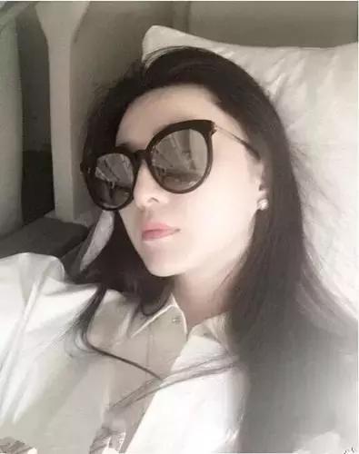 空姐揭秘和明星那點事兒，耍大牌很常見，最搞笑的是他！