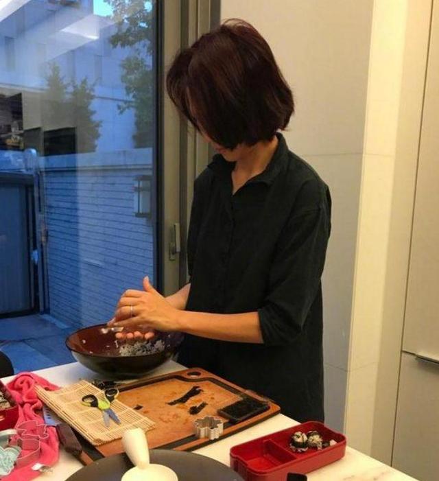 蔡少芬曬早起給女兒做便當，網友不但沒點贊，反而紛紛指責！