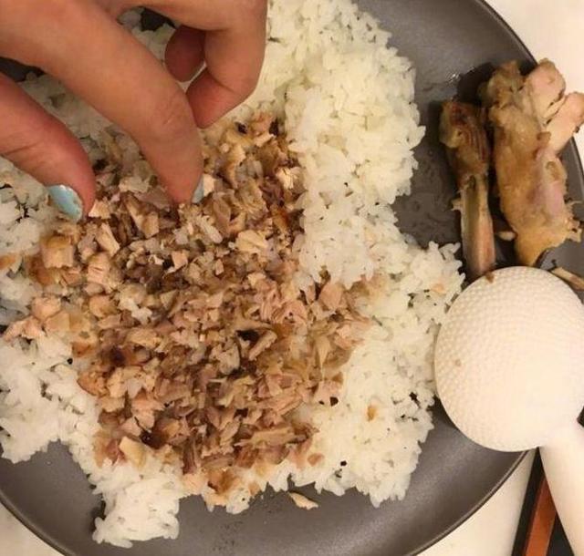 蔡少芬曬早起給女兒做便當，網友不但沒點贊，反而紛紛指責！
