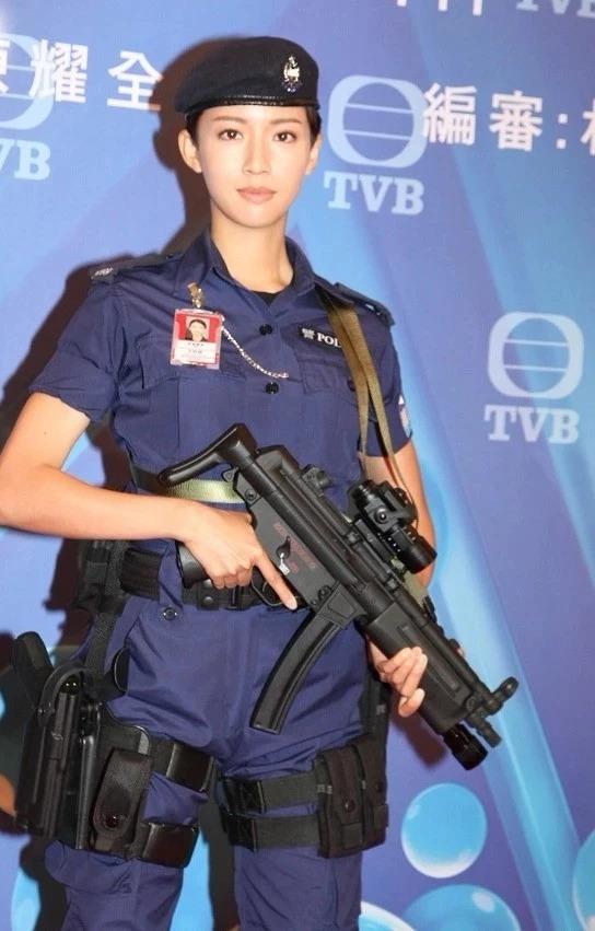 為新劇角色搏到盡！27歲獲捧花旦親自操刀剪掉長發~