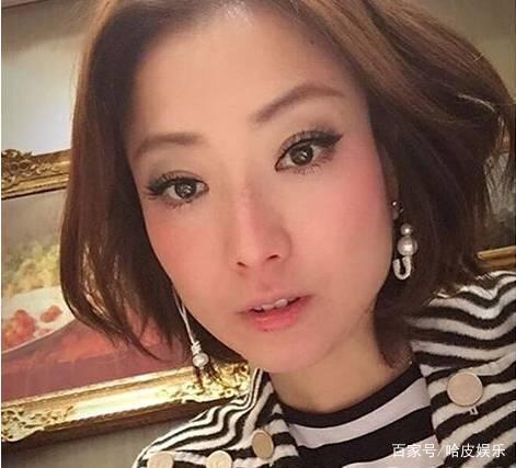 她和男友長跑24年結婚曾有七位緋聞男友，現疑似變臉面部僵硬！
