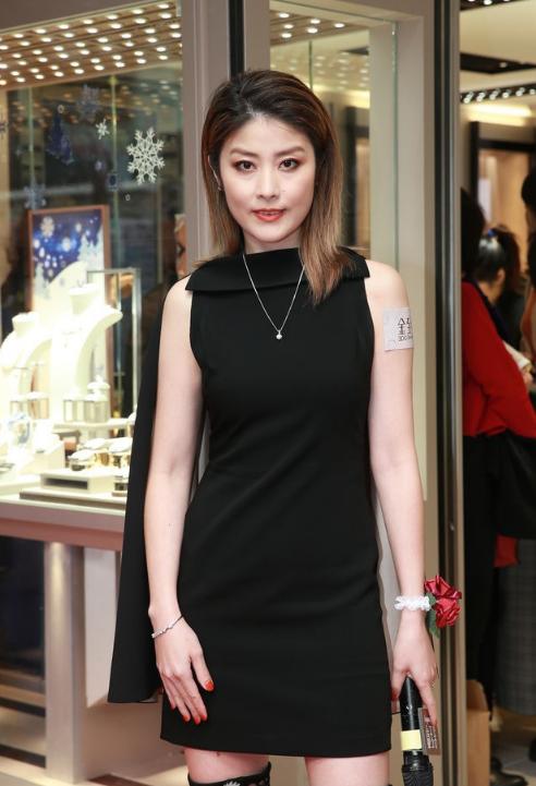 陳慧琳保養的也忒好，薄紗蛋糕裙，神似小仙女！