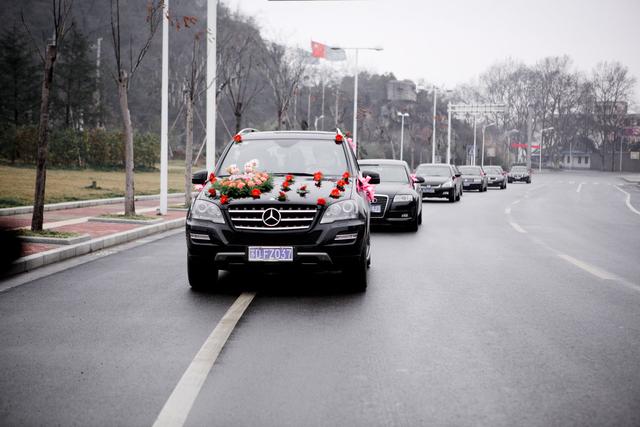 前女友結婚，我跟著車隊走了十公里後，她發了條簡訊給我