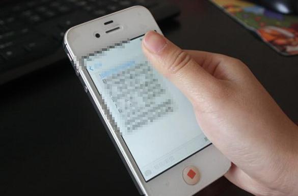 娘家窮偷偷給母親錢，一次婆婆微信發錯消息，點開一看我熱淚盈眶