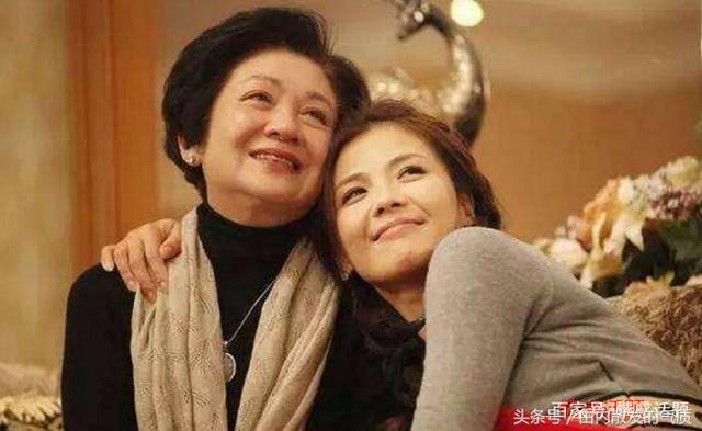 「母親丟下我離家出走，婚後她卻出現在我家，讓我悲痛欲絕！」