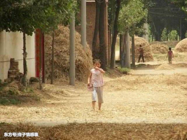 公公扮乞丐回來，三個兒媳都不管他，我好好招待，驚喜來了