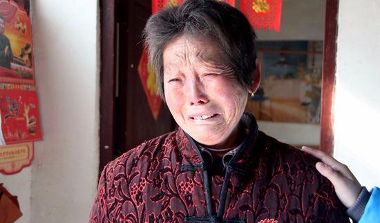 回娘家借錢不受歡迎，臨走嫂子給我一袋土豆，到家打開我熱淚盈眶