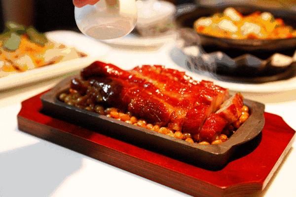 40年做「叉燒肉」的秘方，用好這「一碗料」，比飯店的還好吃！ 
