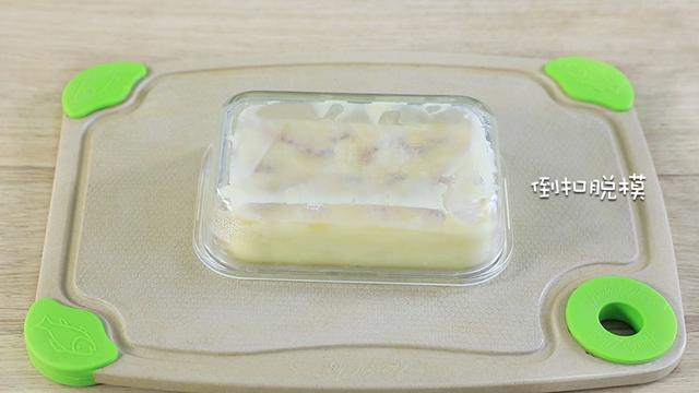 一個水果+一杯酸奶+一個雞蛋，不用烤箱就做出一盤高顏值甜點，吃了都開心到轉圈圈呀