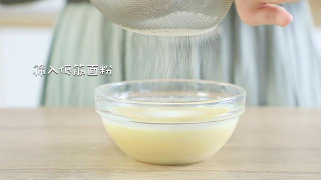 一個水果+一杯酸奶+一個雞蛋，不用烤箱就做出一盤高顏值甜點，吃了都開心到轉圈圈呀