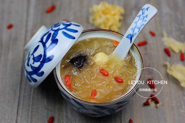 秋天多燉這8道湯，都是家常食材，每天喝一點，皮膚氣色悄悄變好！