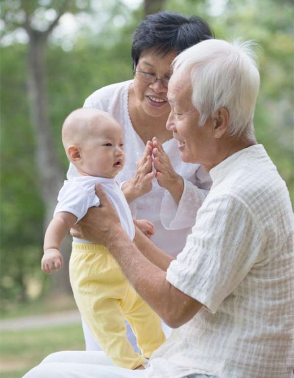 愛孫撒嬌說要看羊咩咩　重聽阿祖：收到！使命必達！　