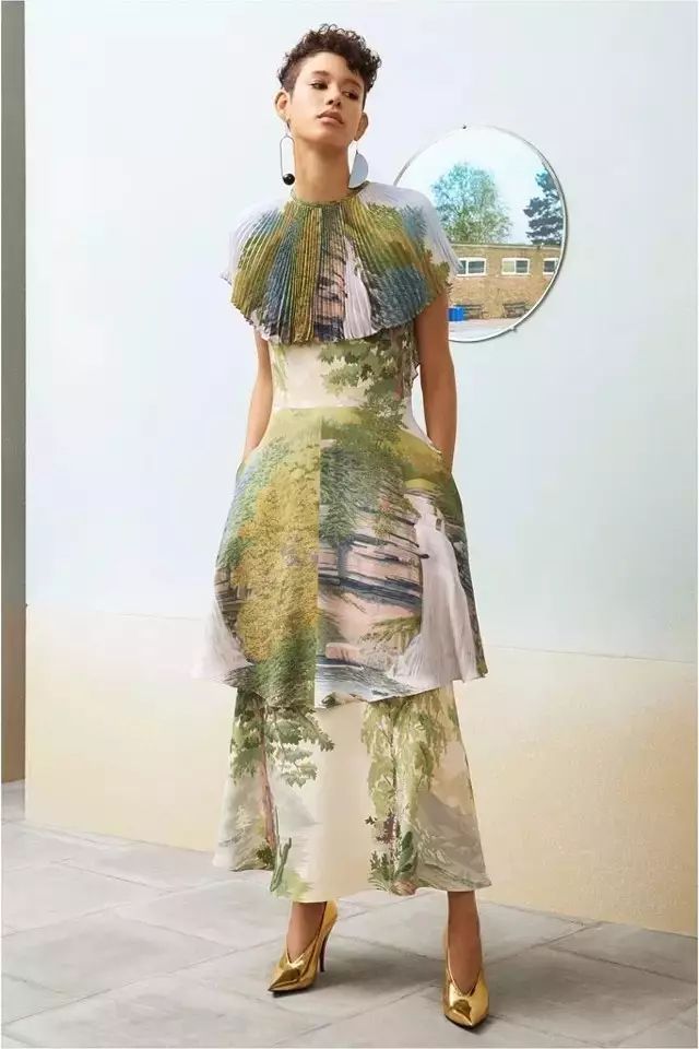  一個征服過英國女王的服裝設計師，才華真不是吃素的......